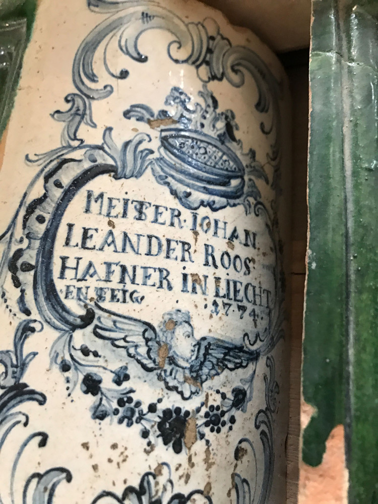  - Antike Kachelofen