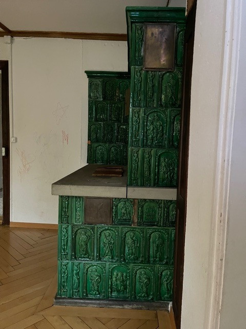  - Antike Kachelofen