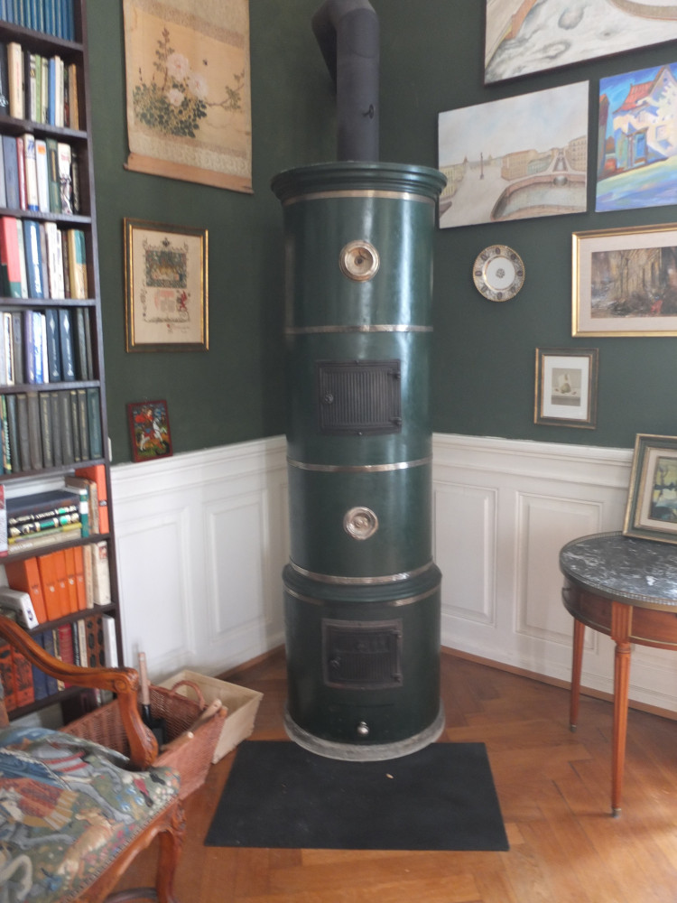 Antiker Kachelofen - Kanton Basel