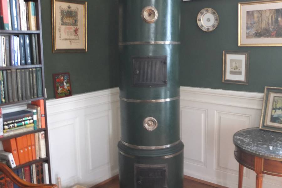 Antiker Kachelofen - Kanton Basel