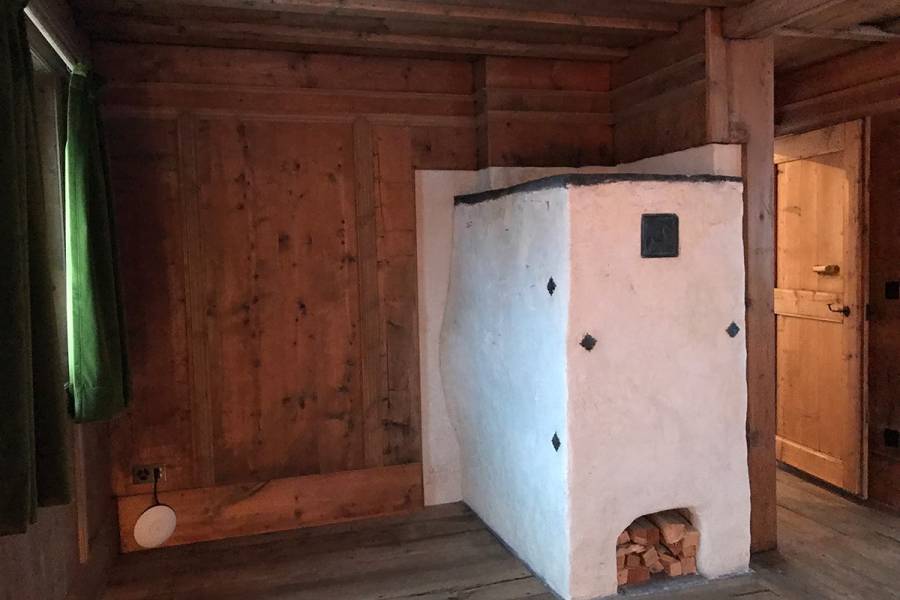 Antiker Kachelofen - Kanton Graubünden