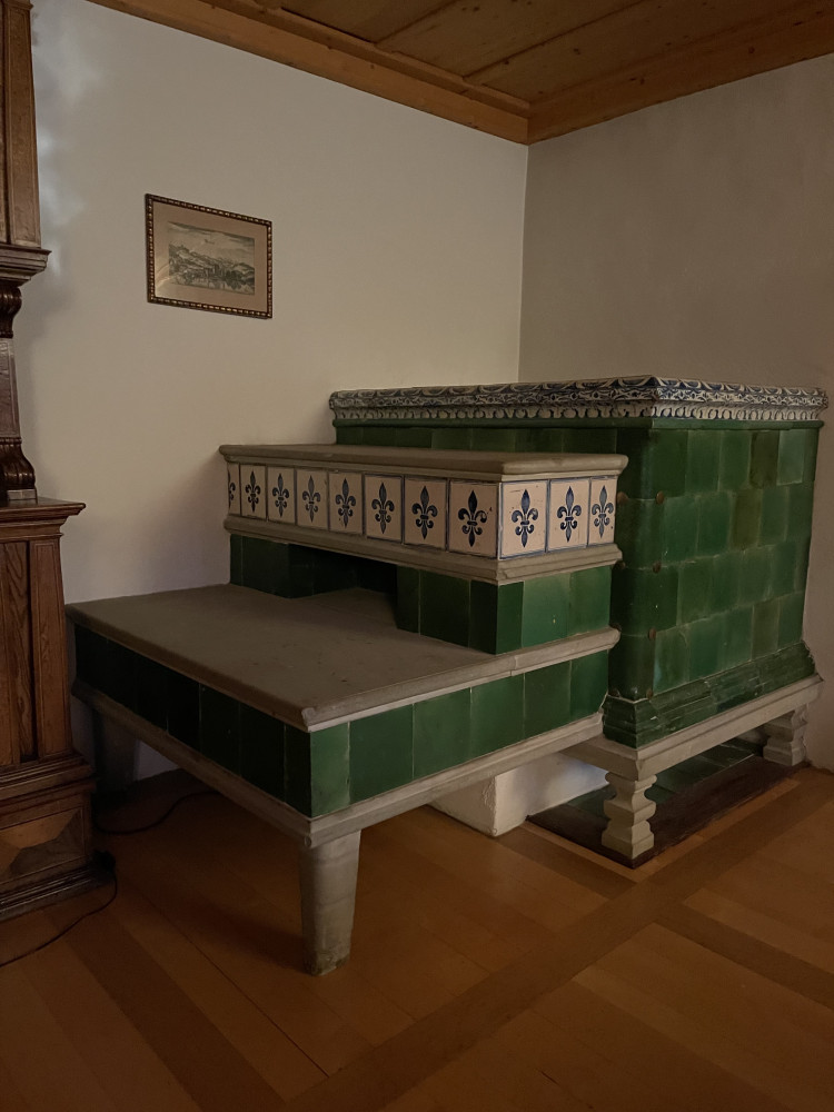Antiker Kachelofen im Wasserschloss Wyher - Kanton Luzern