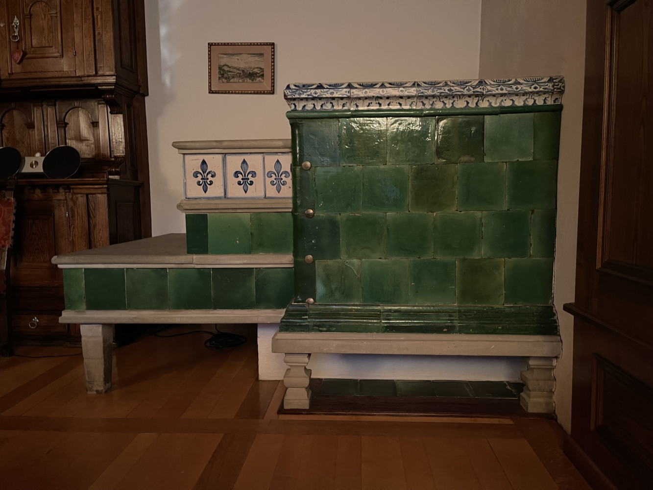 Antiker Kachelofen im Wasserschloss Wyher - Kanton Luzern