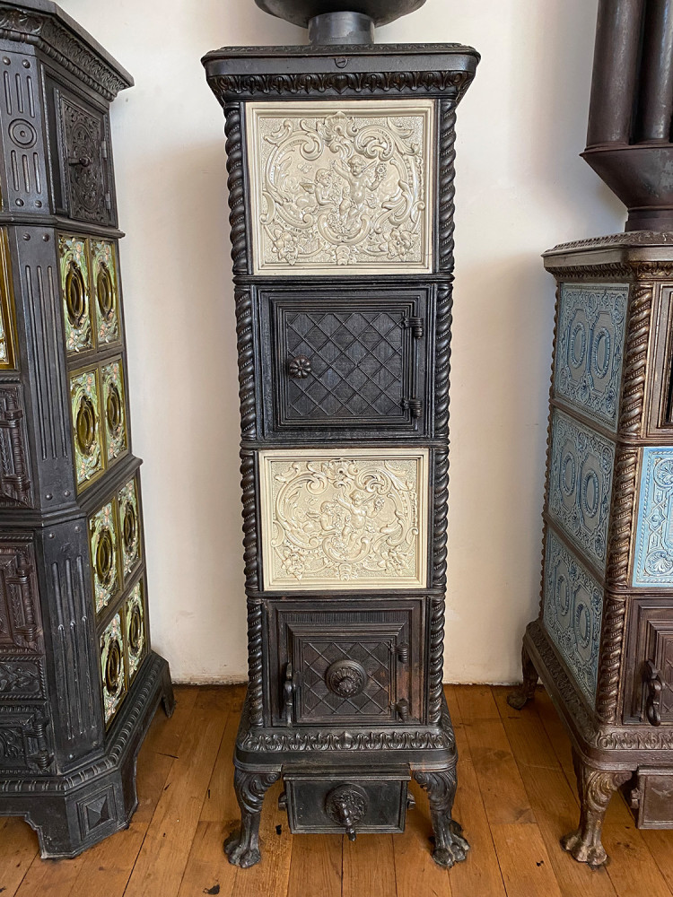 Stehofen mit Engel-Motiv - Lucelle Gestell