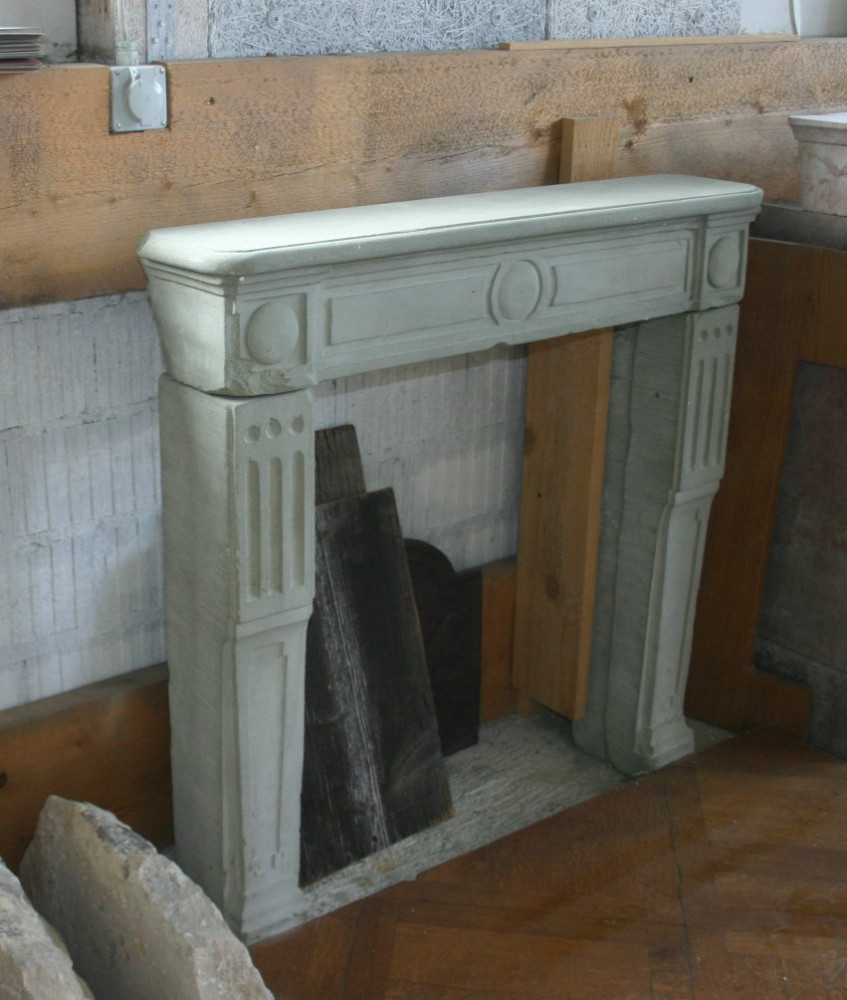  - Antike Kaminumrandungen / Cheminée
