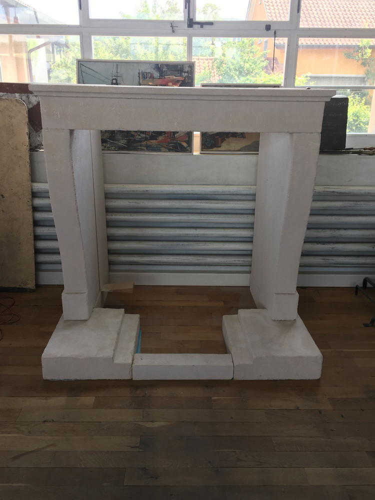  - Antike Kaminumrandungen / Cheminée