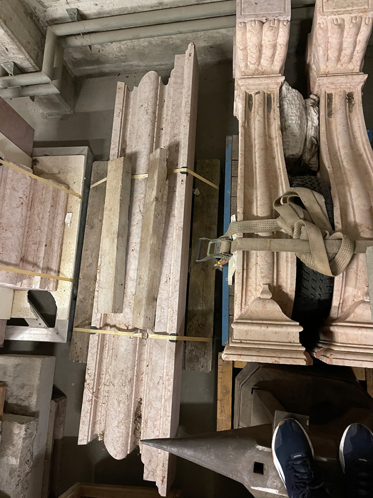  - Antike Kaminumrandungen / Cheminée