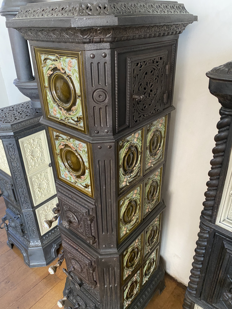  - Stehofen / Gestellkachelofen / Zimmerofen